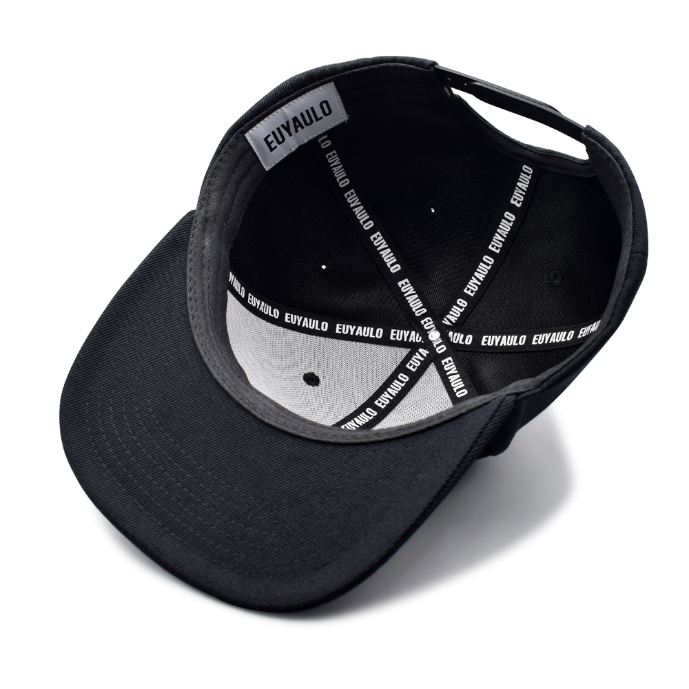Cappello con Testo in Rilievo  - Drone recensione e prezzo