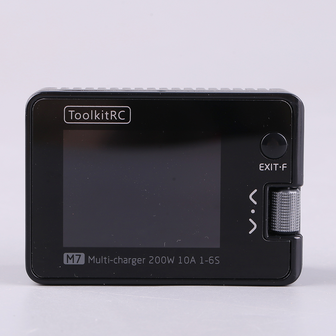 ToolkitRC M7 200W 10A Caricaba - Lipo Battery 6S recensione e prezzo